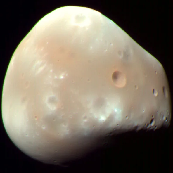 Единственный удар астероида мог изменить внешний вид Деймоса