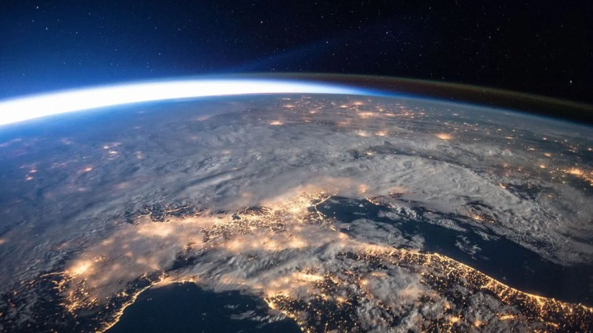 Земля с высоты: захватывающее 4K видео с Международной космической станции