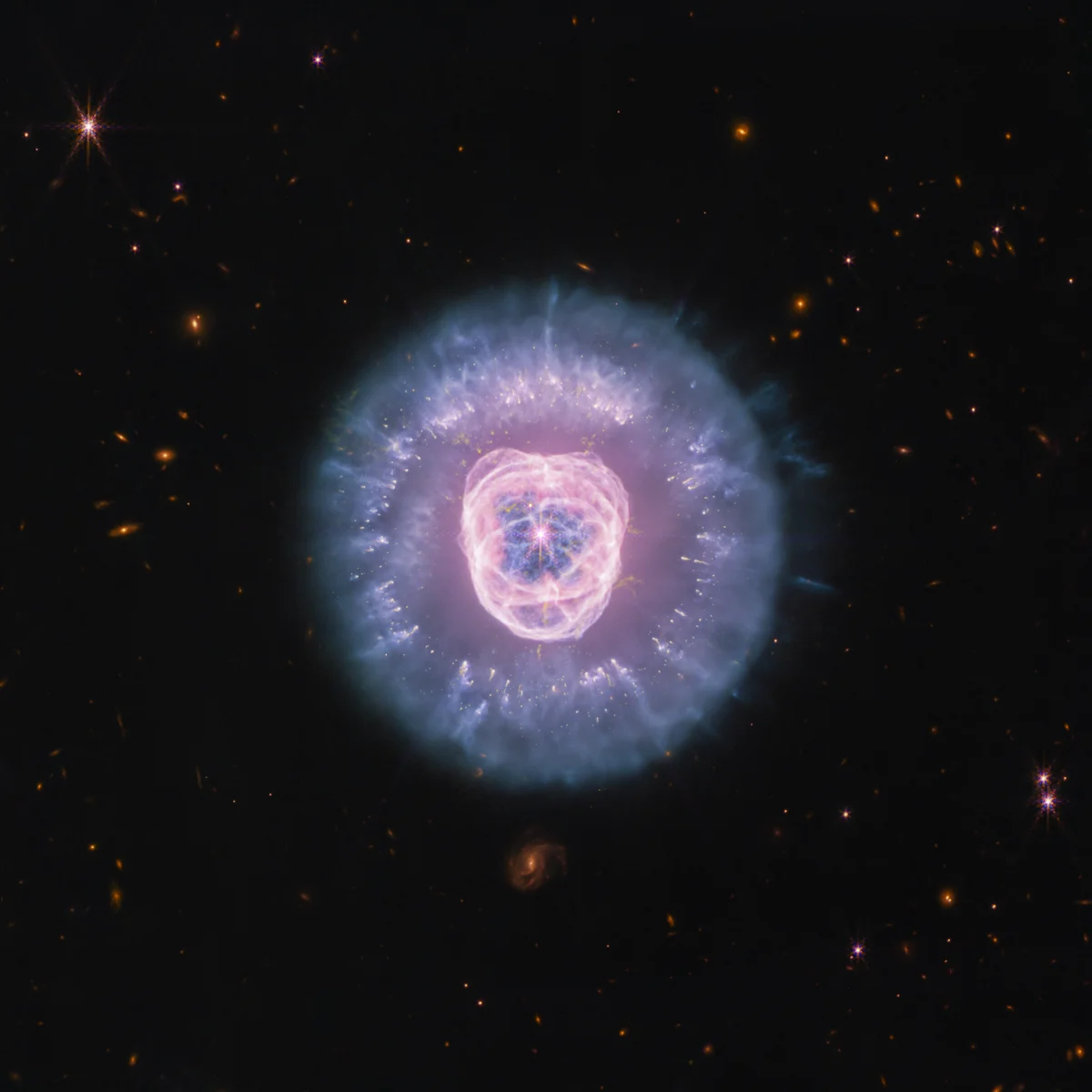 NGC 2392: Умирающая звезда под наблюдением JWST