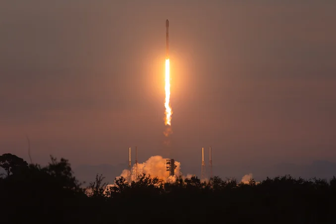 SpaceX запускает ракету Falcon 9 на рекордном 35-м полете – Spaceflight Now