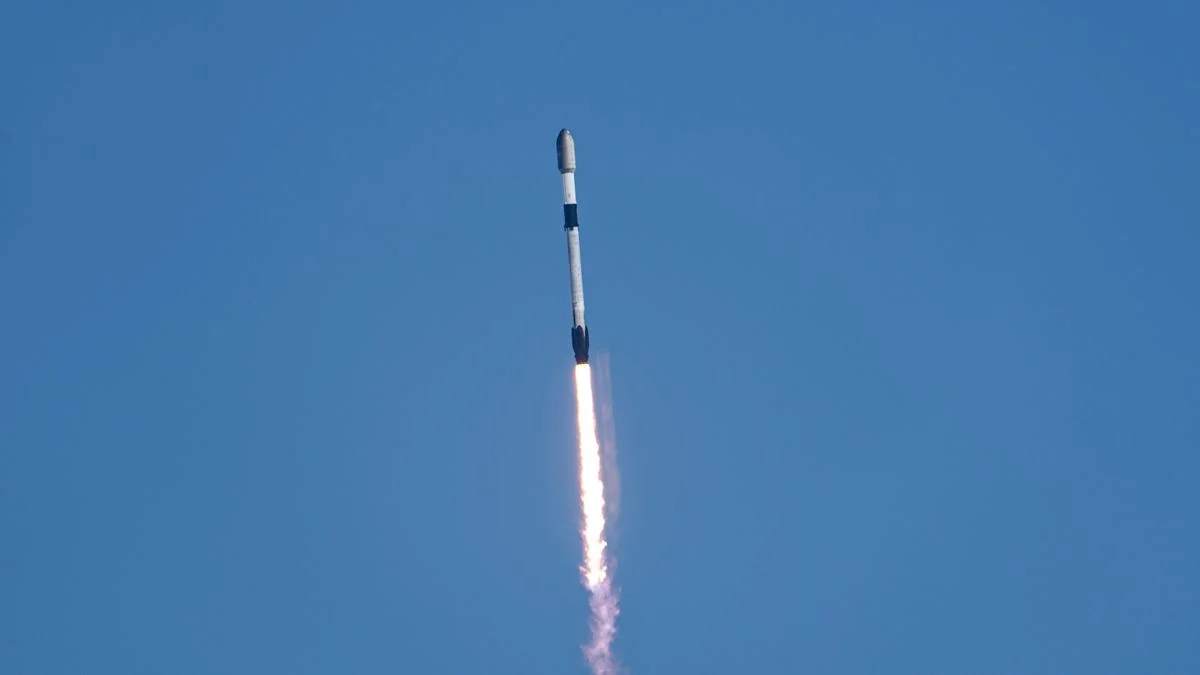 SpaceX успешно запустила 24 спутника Starlink в космос из Калифорнии